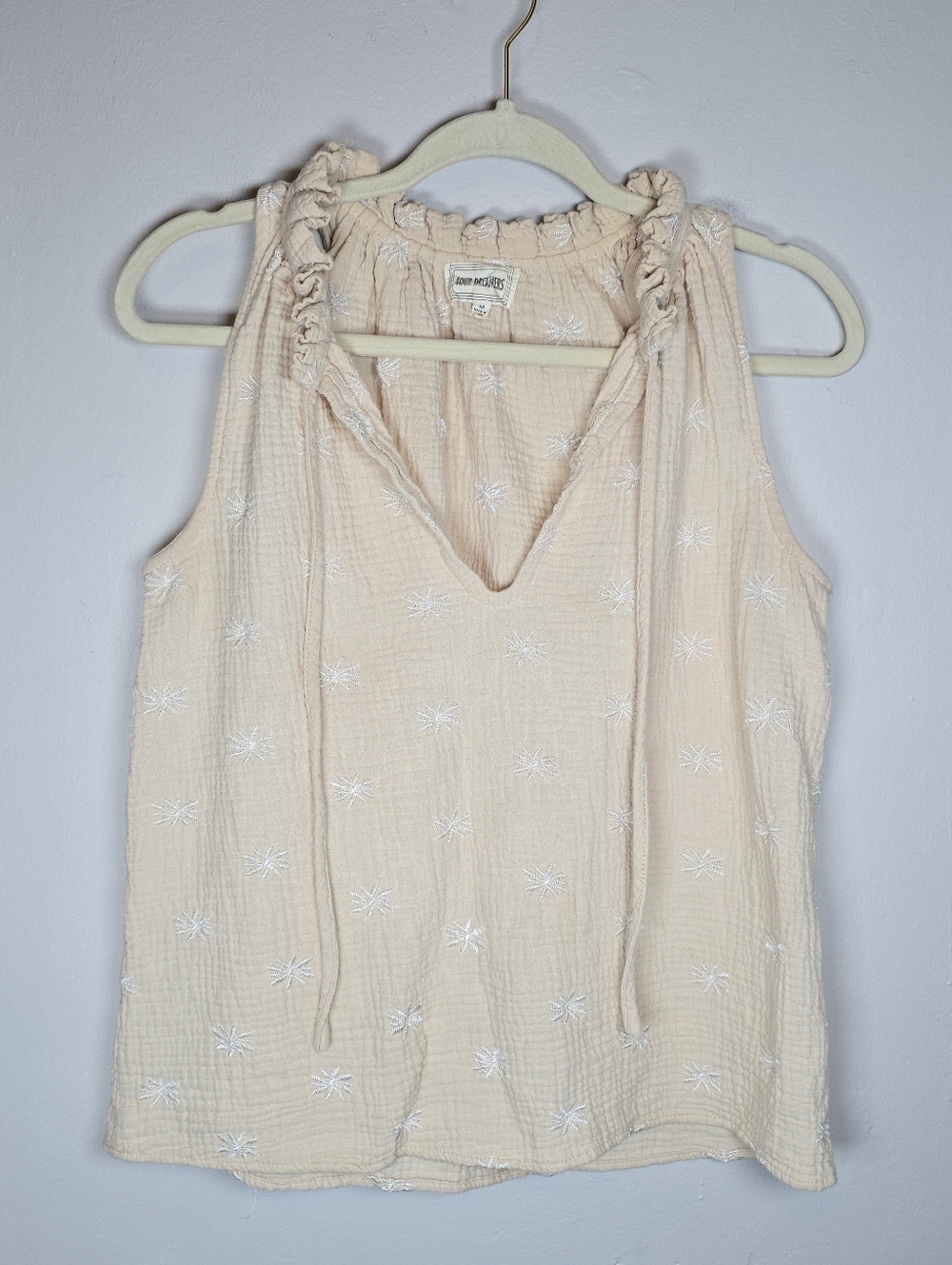 4Our Dreamers Women's Floral Ruffle Sleeveless V-Neck Top Gauzey Boho Cutesy Med